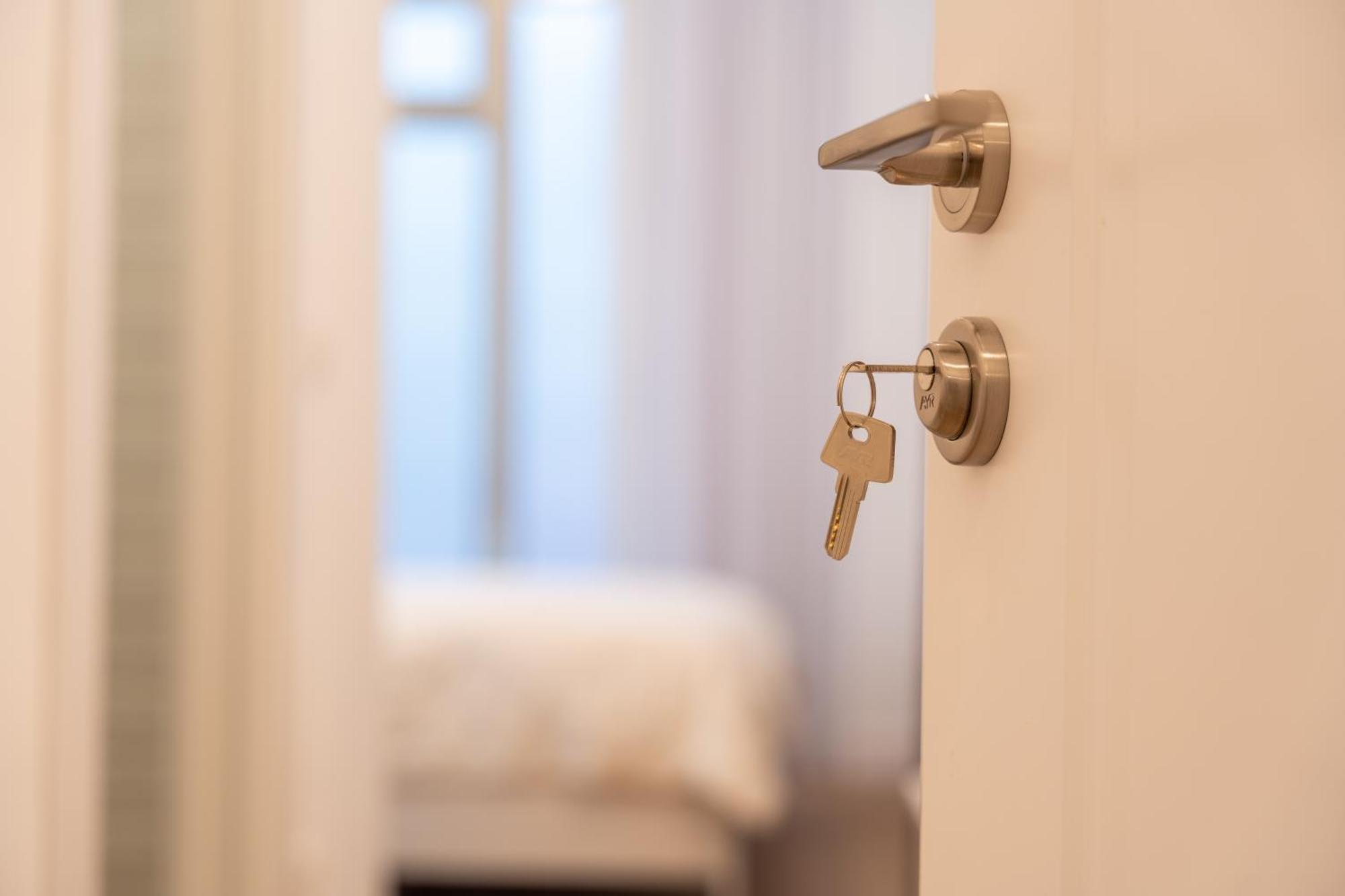 La Bahia Rooms Santander Bagian luar foto